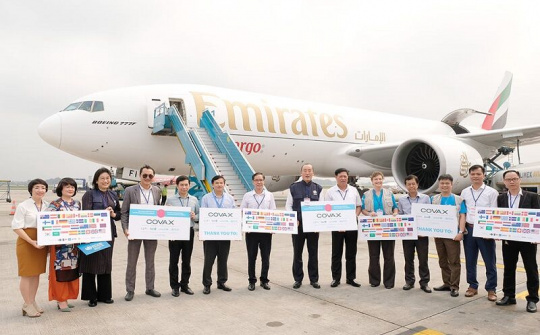 Việt Nam tiếp nhận 811.200 liều vaccine phòng Covid-19 của COVAX Facillity