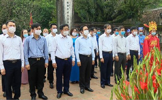 Lễ mở cửa đền Lễ hội Hoa Lư (Ninh Bình) 2021