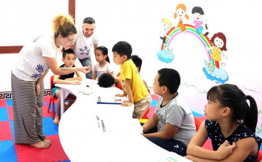 Thái Nguyên: Dạy và học tiếng Anh ở vùng cao khó cả lượng và chất