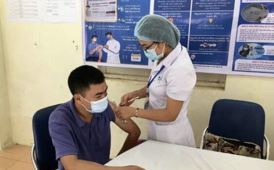 Lào Cai: Trên 680 người được tiêm vắc xin phòng Covid-19 trong ngày tiêm đầu tiên