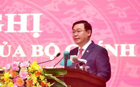 Ông Vương Đình Huệ mong cán bộ Hà Nội thông cảm vì "có lúc phát biểu to hơn bình thường"