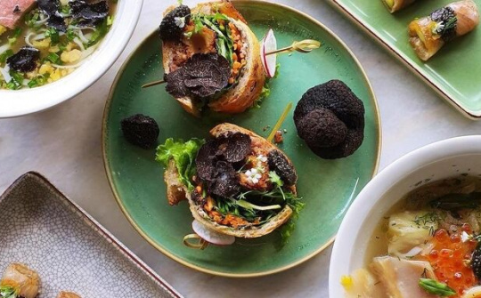 Hai nhà hàng Việt vào top tốt nhất châu Á