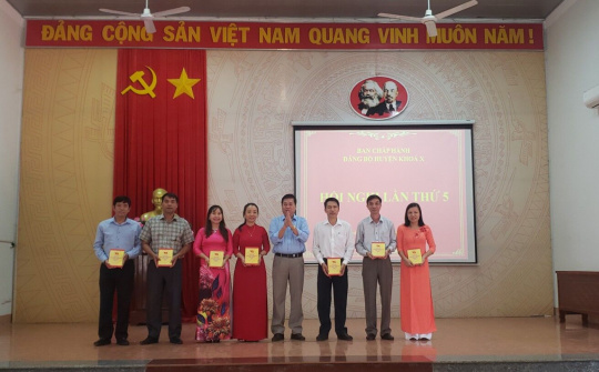 Hội nghị đánh giá kết quả thực hiện nhiệm vụ quý I/2021, giới thiệu sách lịch sử Đảng bộ huyện Krông Ana