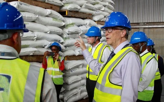 Đất đai của Bill Gates đã gần bằng Hong Kong