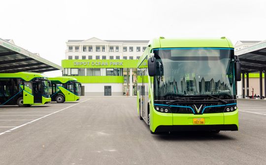 VinBus chính thức vận hành xe buýt điện thông minh đầu tiên tại Việt Nam