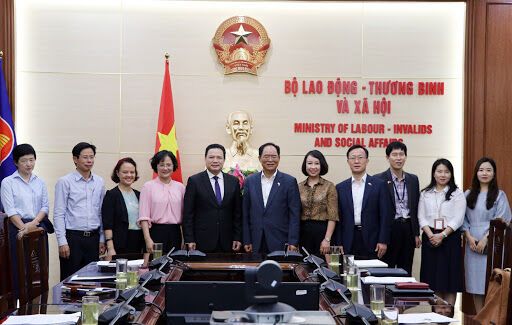 Thứ trưởng Bộ LĐTB&XH Lê Văn Thanh tiếp Đại sứ Hàn Quốc tại Việt Nam