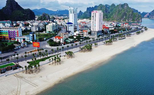 Bãi tắm Hòn Gai - Sản phẩm du lịch mới