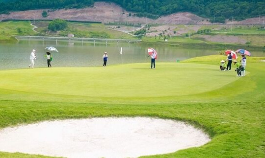 Hà Nội tạm dừng tất cả các hoạt động thể thao tập trung đông người, sân golf