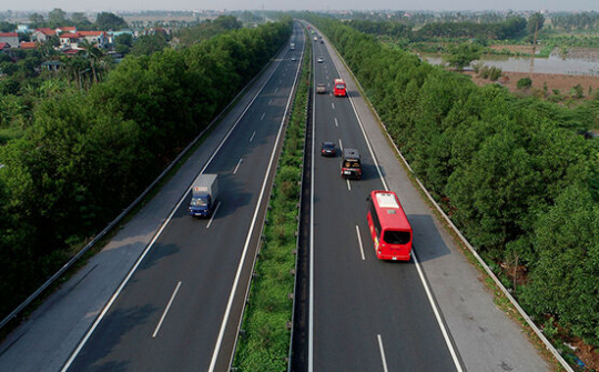 Khẩn trương hoàn thiện tờ trình mục tiêu “Đến năm 2030, phấn đấu cả nước có khoảng 5.000 km đường cao tốc”