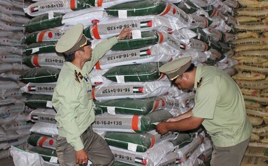Ký kết phối hợp tăng cường chống phân bón giả