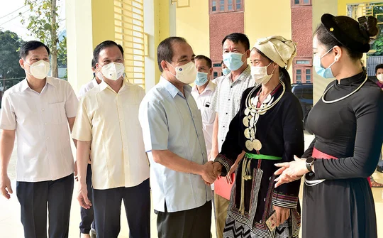 Tuyên Quang: Ứng cử viên đại biểu Quốc hội khóa XV tiếp xúc cử tri vận động bầu cử tại xã Ngọc Hồi (Chiêm Hóa)
