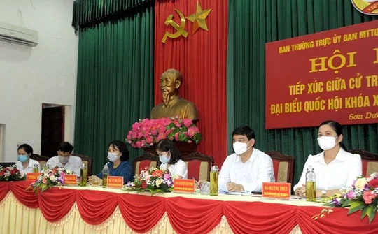 Ứng cử viên đại biểu Quốc hội tiếp xúc cử tri các cơ quan, đơn vị huyện Sơn Dương, Tuyên Quang