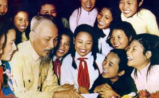 Tháng Năm nhớ Bác