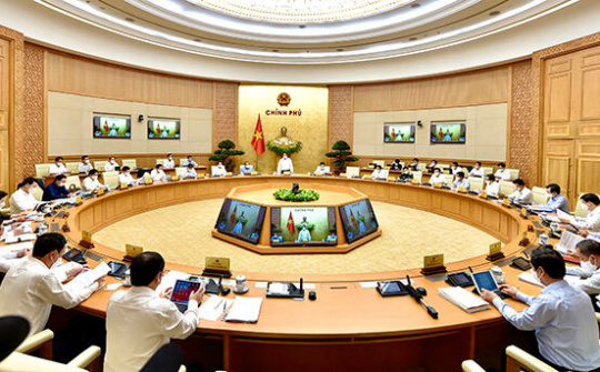 Ban hành Nghị quyết về việc mua vaccine phòng COVID-19