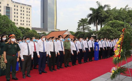 Thanh Hóa: Dâng hương tại Khu Văn hóa tưởng niệm Chủ tịch Hồ Chí Minh