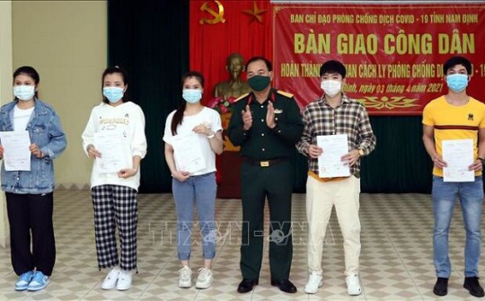 Nam Định bàn giao công dân hoàn thành cách ly trở về địa phương
