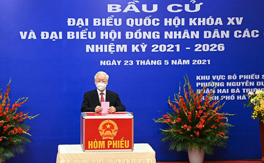 Tổng Bí thư Nguyễn Phú Trọng bỏ phiếu bầu cử tại Quận Hai Bà Trưng (Hà Nội)