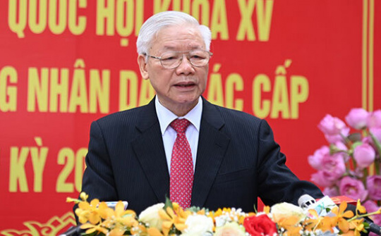 Tổng Bí thư Nguyễn Phú Trọng trả lời phỏng vấn báo chí sau khi bỏ phiếu bầu cử