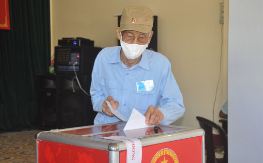 Đến 19 giờ tối 23.5 Quảng Nam có 99,92% cử tri hoàn thành nghĩa vụ bầu cử