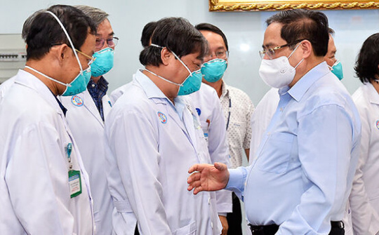 Thủ tướng  Chính phủ Phạm Minh Chính gửi thư khen những 'chiến sĩ áo trắng' ở tuyến đầu chống dịch