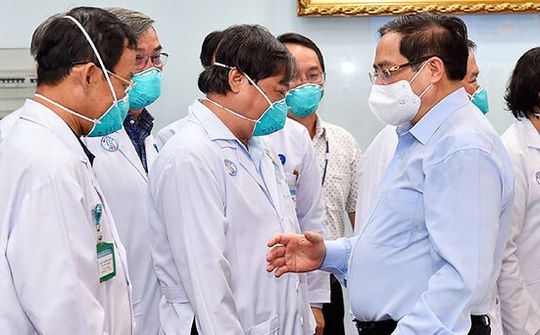Thủ tướng Chính phủ Phạm Minh Chính gửi thư khen những 'chiến sĩ áo trắng' ở tuyến đầu chống dịch