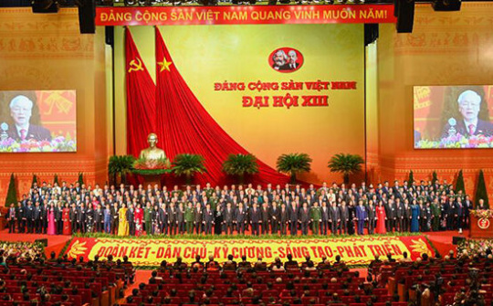 Việt Nam - Cầu thị và tự tin trong phát triển kinh tế thị trường định hướng XHCN