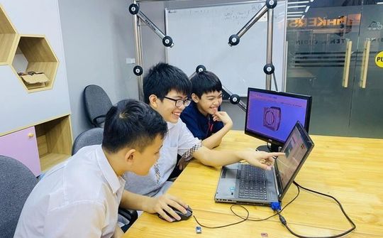 Học sinh Hà Nội tỏa sáng tại cuộc thi “Đổi mới và sáng tạo châu Âu”