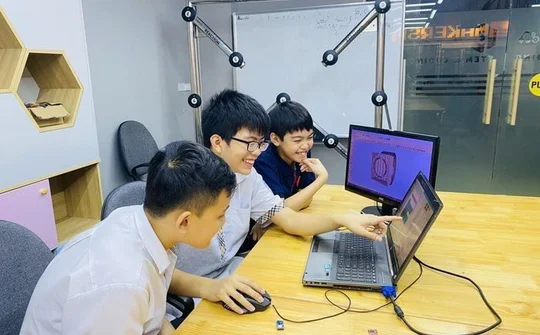 Học sinh Hà Nội tỏa sáng tại cuộc thi “Đổi mới và sáng tạo châu Âu”