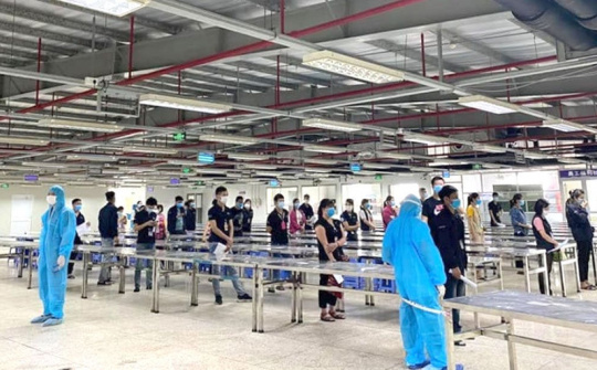 Bộ Y tế yêu cầu Khẩn trương ngăn chặn COVID-19 trong các KCN