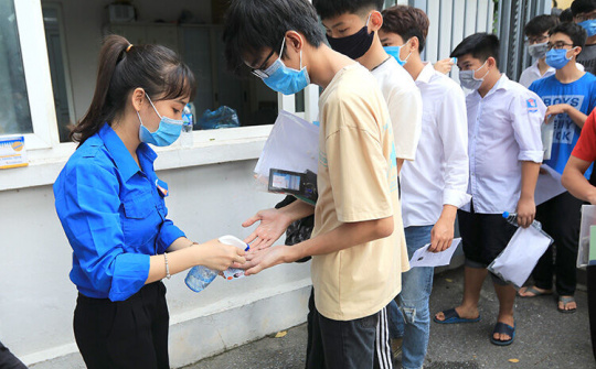 Hà Nội: Hàng loạt trường đại học chuyển sang dạy trực tuyến sau kỳ nghỉ lễ