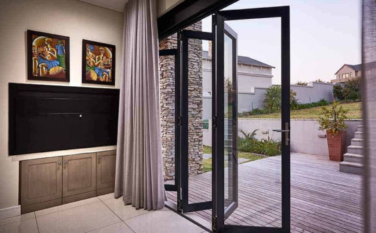 5 lý do khiến cửa đi xếp trượt Eurowindow được ưa chuộng sử dụng