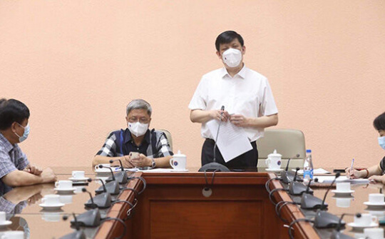 Việt Nam cử 35 cán bộ, chuyên gia y tế sang hỗ trợ Lào phòng, chống dịch COVID-19