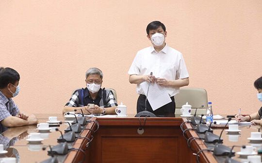Việt Nam cử 35 cán bộ, chuyên gia y tế sang hỗ trợ Lào phòng, chống dịch COVID-19