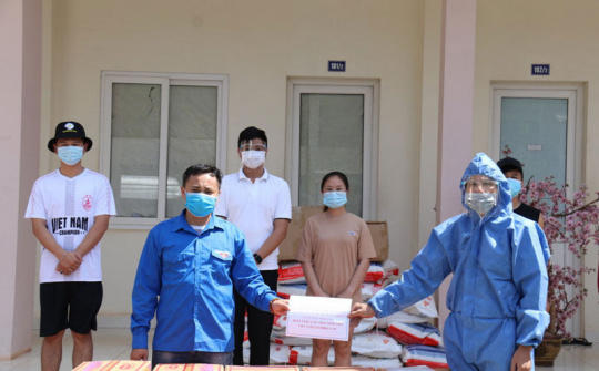 Đại sứ quán hỗ trợ sinh viên Việt Nam tại Lào vượt dịch Covid-19