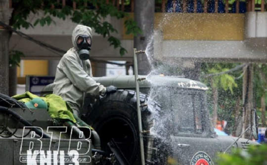 Thái Bình: Phun hóa chất khử khuẩn Bệnh viện Đa khoa tỉnh