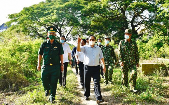 Thủ tướng kiểm tra công tác phòng chống dịch tại biên giới Tây Nam