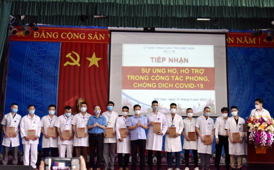Bắc Kạn: 12 bác sĩ, điều dưỡng hỗ trợ tỉnh Bắc Giang phòng, chống dịch Covid-19