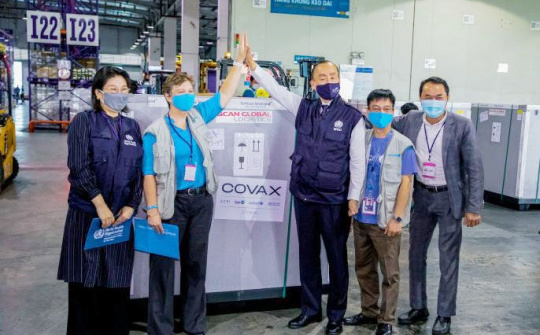 Ngoại giao và ‘cuộc chiến’ tiếp cận nguồn cung vaccine