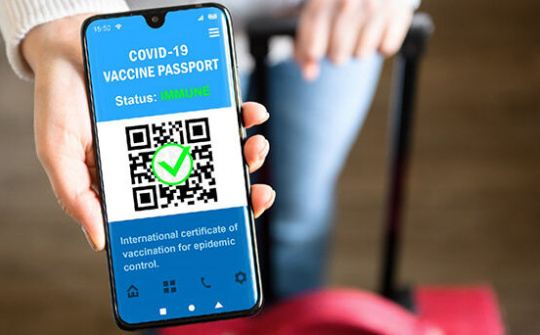 Nhiều nước dần mở cửa với 'hộ chiếu vaccine'