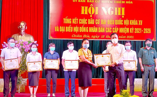 Tuyên Quang: Chiêm Hóa khen thưởng 52 tập thể, 142 cá nhân có thành tích xuất sắc trong công tác bầu cử