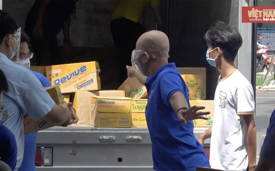 "Nghệ sĩ làm từ thiện" Bây giờ phải vô cùng dũng cảm