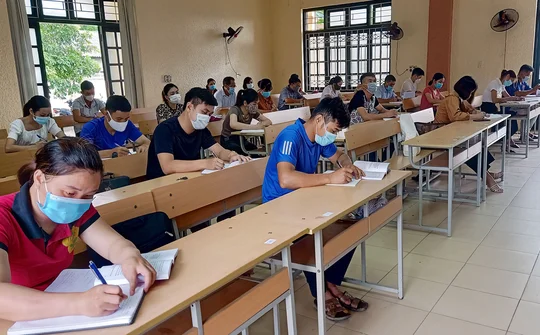 Phú Lương, Thái Nguyên: Khai giảng 2 lớp bồi dưỡng Lý luận chính trị dành cho Đảng viên mới