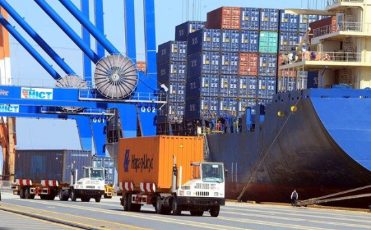 Dịch COVID-19 khiến xuất khẩu những tháng cuối năm vẫn khó dự đoán