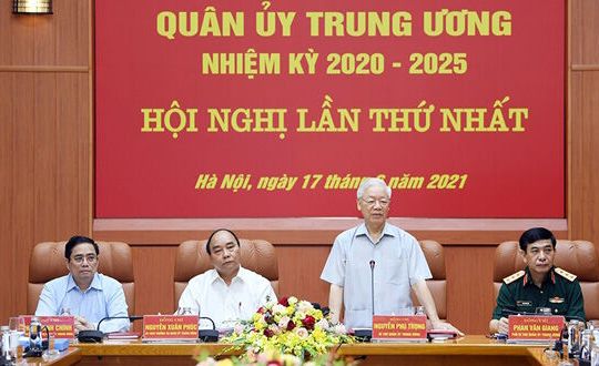 Công bố quyết định của Bộ Chính trị về công tác cán bộ