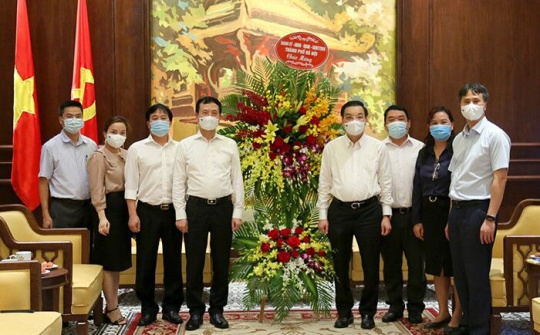 Chủ tịch UBND thành phố Hà Nội Chu Ngọc Anh thăm, chúc mừng các cơ quan báo chí