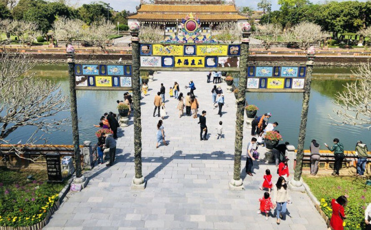 Du lịch nội địa từng bước khôi phục