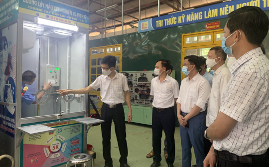 Lào Cai: Tiếp nhận 02 buồng lấy mẫu xét nghiệm Covid-19 di động