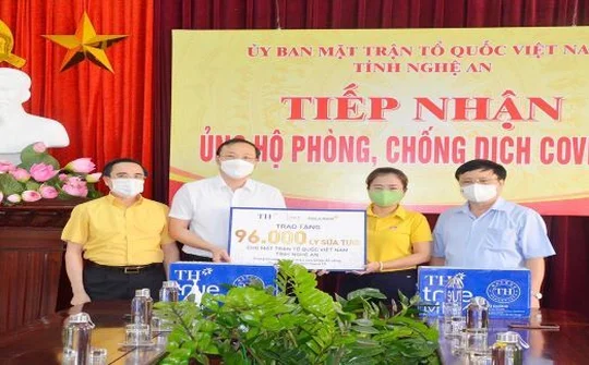 Tập đoàn TH tiếp tục trao tặng 96.000 ly sữa tươi sạch chung sức phòng, chống dịch cùng Nghệ An