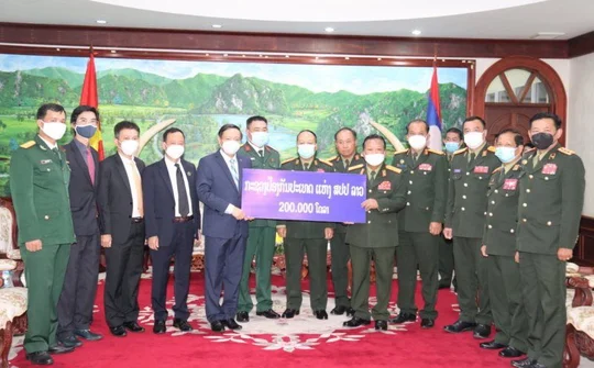 Lào ủng hộ Việt Nam 200 nghìn USD chống dịch Covid-19