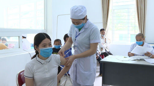 Ðẩy nhanh việc tiêm vaccine Covid-19